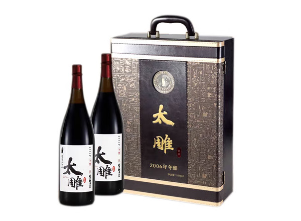 天津回收太雕黄酒咸亨酒店太雕黄酒2006年冬酿1.8KG*2礼盒装绍兴黄酒